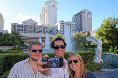 Touristen vor dem Caesars Palace Las Vegas (Alexander Mirschel)  Copyright 
Informations sur les licences disponibles sous 'Preuve des sources d'images'